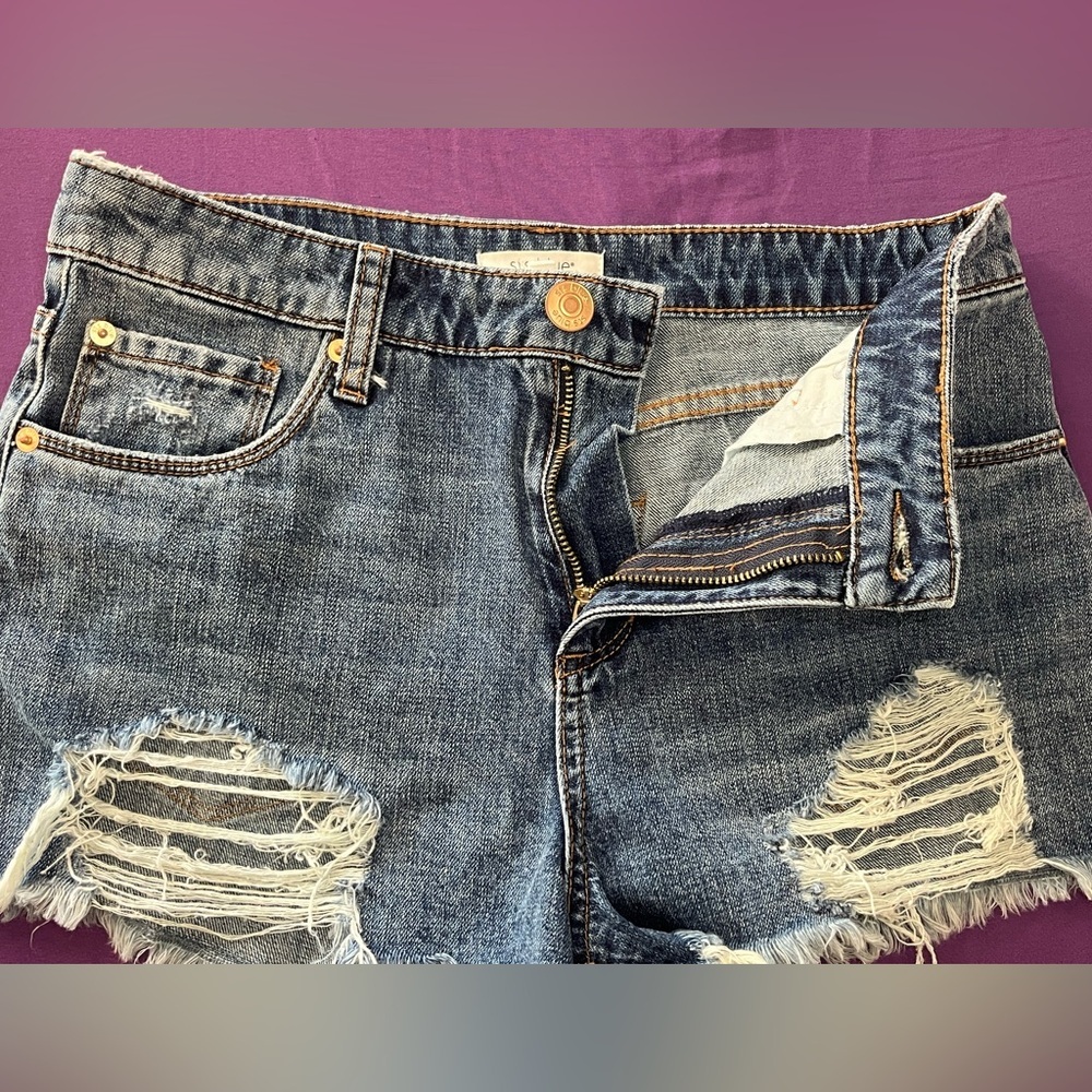 STS blue distressed high rise jean shorts, Size 26 - Picture 7 of 8
